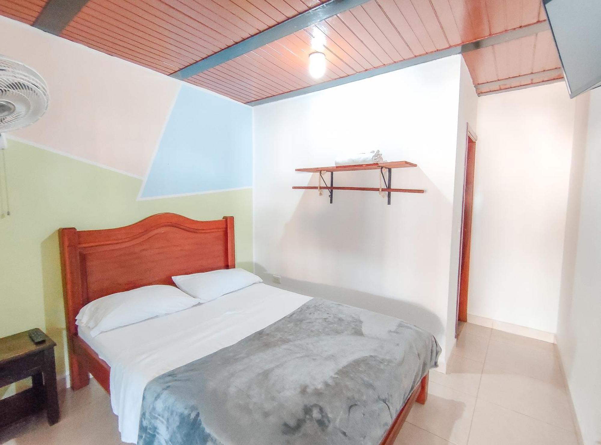 Hotel La Rosa Nautica Club à Guaduas Extérieur photo